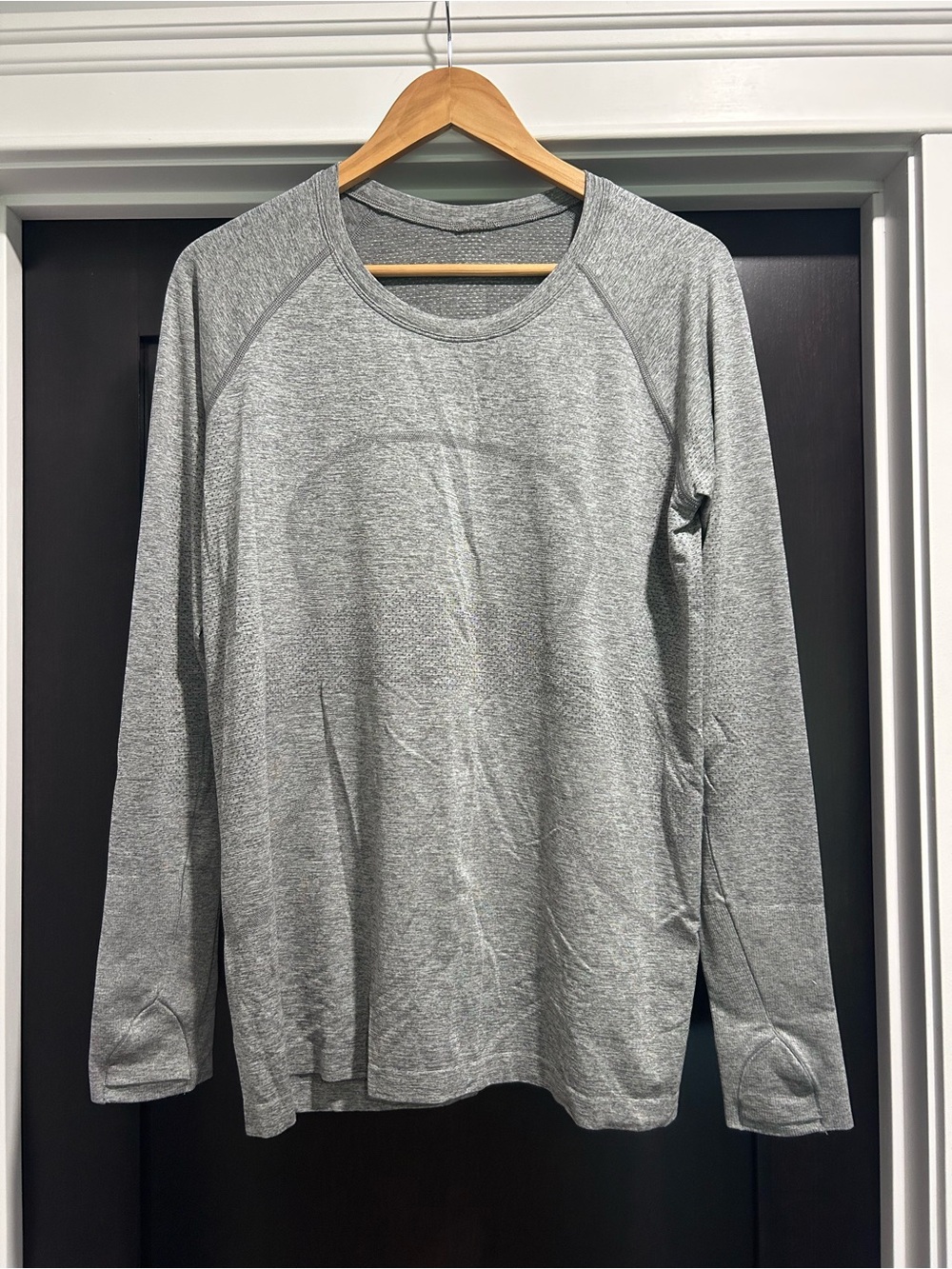 Lululemon Size 14 Women's Swiftly Tech Long Sleeve Tee